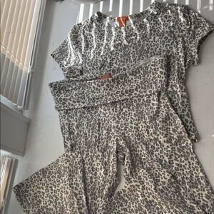 Grey and Cream Leopard print set